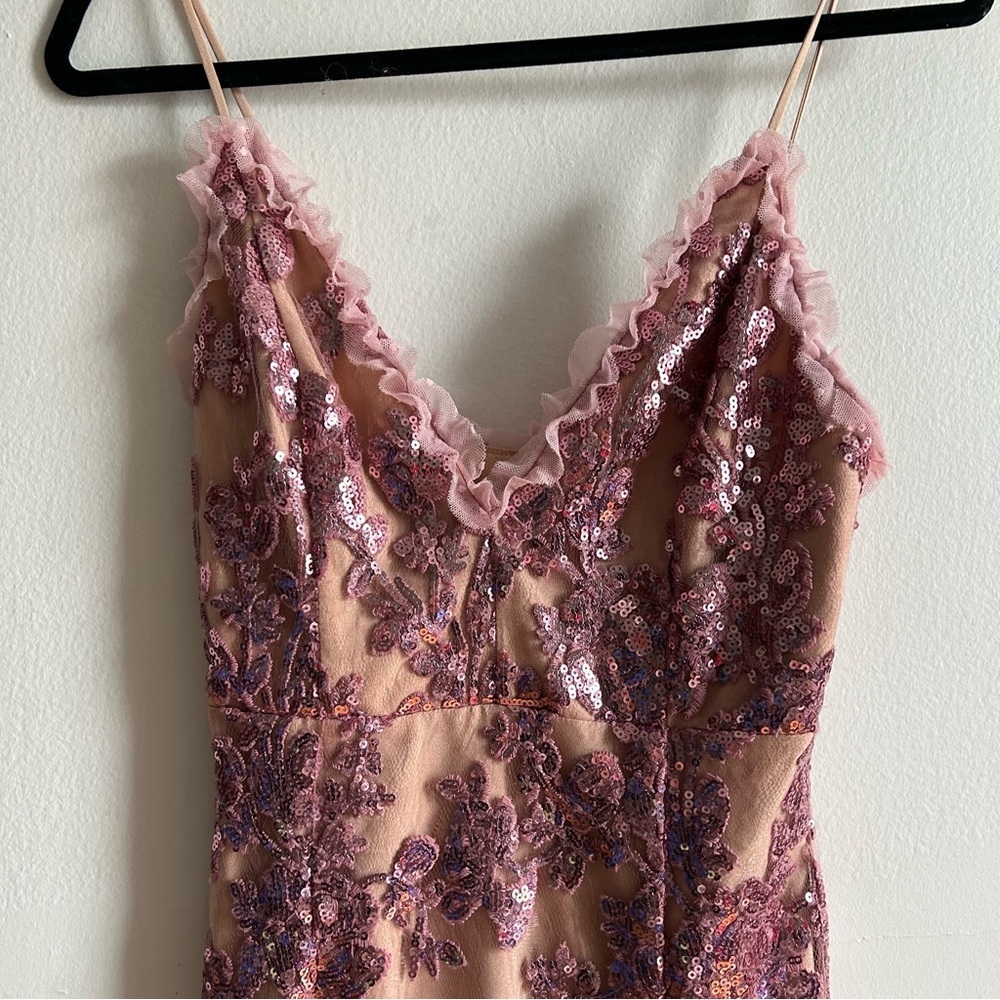 NWT NBD Revolve  Sz XXS Dragonfly Pink Sequin Ruffle Midi Dress - Picture 3 of 13